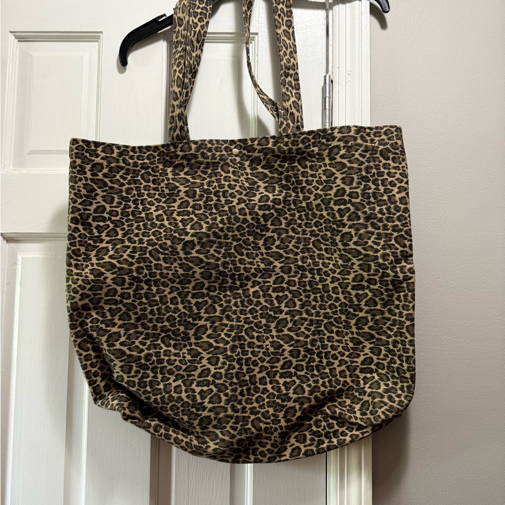 Chic Leopard Pattern Tote Bag